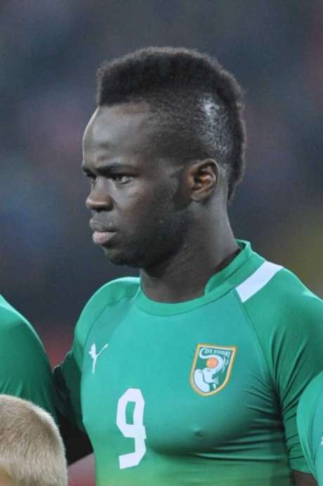 LANCE! Tioté faleceu nesta segunda-feira. Clube chinês ainda não se pronunciou (Foto: Divulgação)