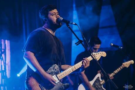 Rafael Costa, da Zimbra, ao vivo com sua Telecaster Rafael Costa, da Zimbra, ao vivo com sua Telecaster
