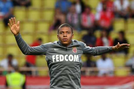 Mbappé somou 31 gols em 52 jogos em 2016/17