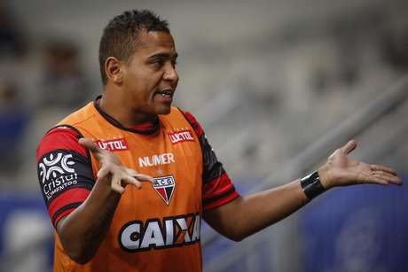 Walter jogador do Atlético-GO