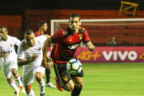 De olha na Copa do Mundo de 2018, Diego Souza pode reforçar o Palmeiras ainda nesta temporada