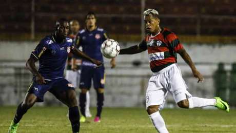 Nem com Marcelinho Paraíba, esperança de gols no setor ofensivo, a Lusa conseguiu resultados significativos no ano de 2017. Guilherme Queiroz, contratado para a disputa da Série D, nem estreou (Foto: Ale Vianna/Eleven)