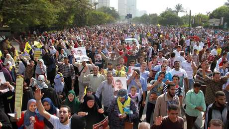Manifestação nas ruas do Cairo durante a Primavera Árabe, em 2011