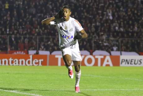 Resultado de imagem para SANTOS BATE O ATLÉTICO PR