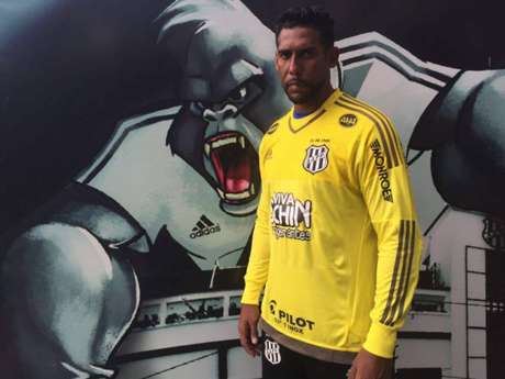 LANCE! Aranha recebeu inúmeras vaias na Arena do Grêmio durante a partida contra a Ponte Preta (Foto:Divulgação/Site Oficial da Ponte Preta)