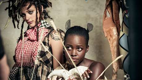 Sasha Lane, Slick Woods no ensaio fotográfico para o calendário da Pirelli 2018 Sasha Lane, Slick Woods no ensaio fotográfico para o calendário da Pirelli 2018
