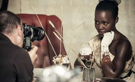 Atriz Lupita Nyongo no ensaio fotográfico para o calendário da Pirelli 2018 Atriz Lupita Nyongo no ensaio fotográfico para o calendário da Pirelli 2018