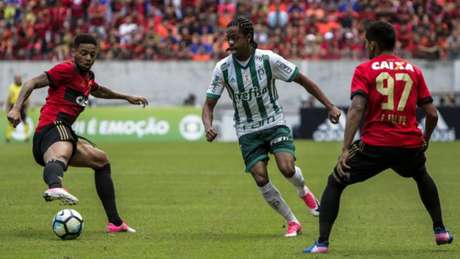 LANCE! Keno marcou o segundo gol do Palmeiras na Arena Pernambuco - Clélio Tomaz/AGIF