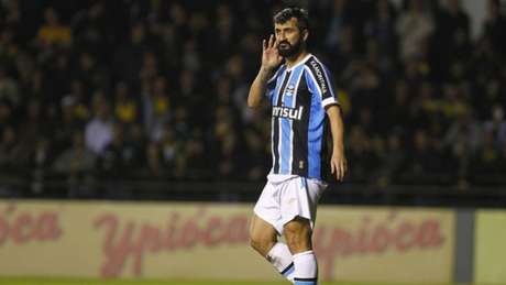 Se recuperando de lesão, Douglas dá bronca em repórter que antecipa a classificação do Grêmio - Divulgação/Grêmio Se recuperando de lesão, Douglas dá bronca em repórter que antecipa a classificação do Grêmio - Divulgação/Grêmio