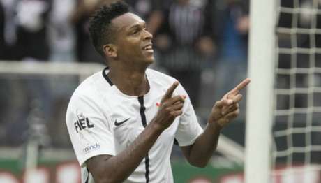 Jô disse que não vai comemorar caso marque contra o Galo (Foto: Daniel Augusto Jr)