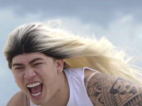 Whindersson Nunes e Kaio Oliveira se transformam em Anitta e Pabllo Vittar em paródia de "Sua Cara"
