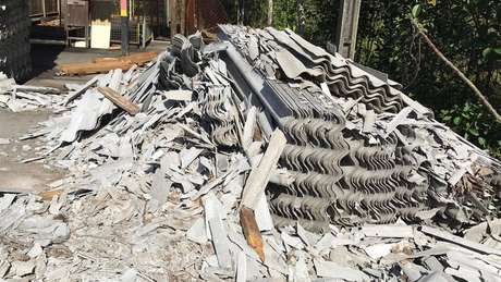 Cadeia do amianto afirma que a variedade produzida no Brasil oferece menos riscos e é trabalhada com alto padrão de segurança.