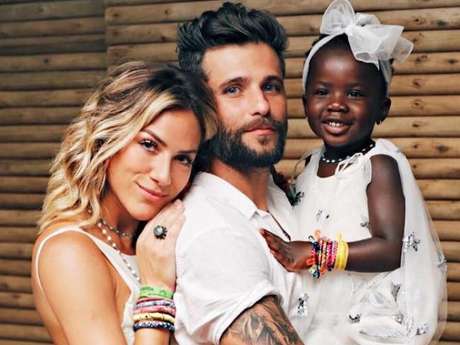 Giovanna Ewbank e Bruno Gagliasso batizam a filha, Títi, de 4 anos, em igreja Anglicana, em São Paulo, neste sábado, 19 de agosto de 2017