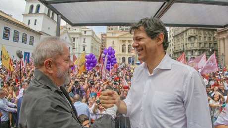 'O mínimo que devo ao Lula é lealdade', diz Haddad sobre possibilidade de ser candidato no próximo ano 