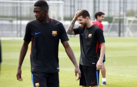 Dembélé e Messi treinam mirando o clássico diante do Espanyol