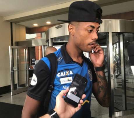 Vanderlei segura empate do Santos contra Barcelona em Guayaquil Vanderlei segura empate do Santos contra Barcelona em Guayaquil