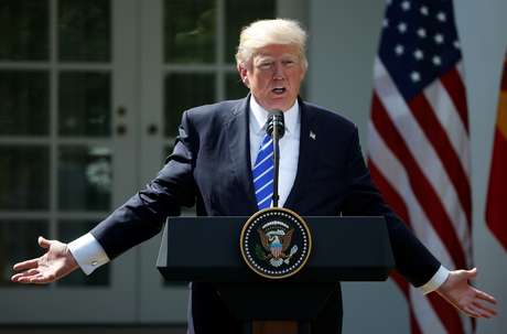 Trump concede entrevista na Casa Branca
 26/9/2017   REUTERS/Joshua Roberts