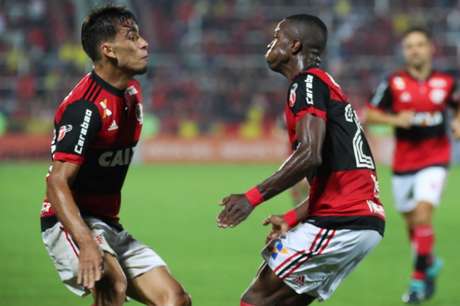 Vinicius Jr e Paquetá têm se destacado no Flamengo (Gilvan de Souza)