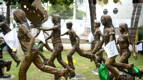 Memorial em homenagem às vítimas do atentado em Realengo