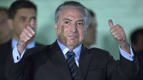 Presidente Michel Temer deixa hospital após obstrução urológica - no mesmo dia em que Câmara barrou prosseguimento de denúncia pela PGR