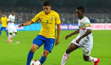 Paulinho teve atuação discreta nesta manhã (Foto: Divulgação)