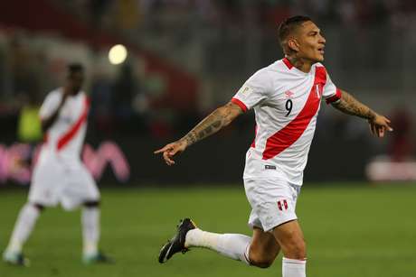 Guerrero comemora gol contra a Colômbia 10/10/2017 REUTERS/Guadalupe Pardo