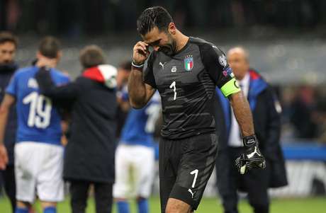 Getty Images Gianluigi Buffon ficou abalado por não ter conseguido levar a Itália para a Copa da Rússia