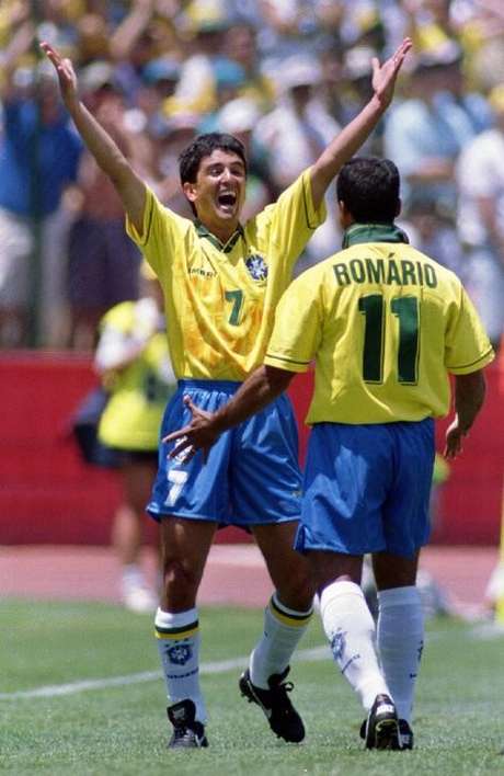 Dupla Do Tetra Romario E Bebeto Voltam A Jogar Juntos Agora Na Politica