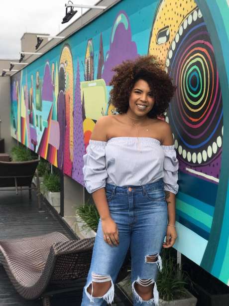 Aos 24 anos, a gaúcha Duda Buchmann é dona do blog Negra e Crespa Aos 24 anos, a gaúcha Duda Buchmann é dona do blog Negra e Crespa