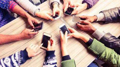 No Brasil, as pessoas têm mais acesso a celulares do que ao ...