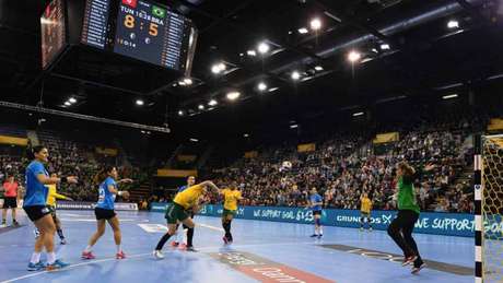 Seleção Brasileira venceu a Tunísia com gol no minuto final (Foto: CARMEN JASPERSEN / AFP)