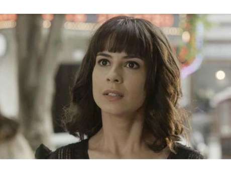 Em "Tempo de Amar", Lucinda (Andreia Horta) dá ataque ao ser abandonada por Inácio (Bruno Cabrerizo) Em "Tempo de Amar", Lucinda (Andreia Horta) dá ataque ao ser abandonada por Inácio (Bruno Cabrerizo)