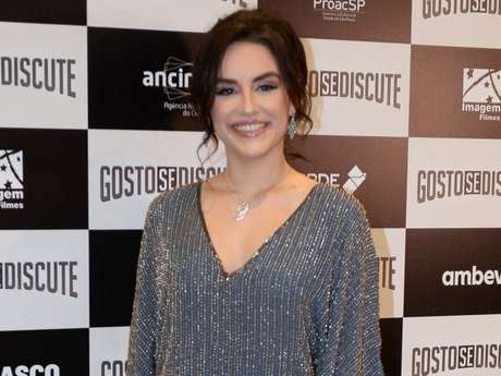 Veja Kéfera Buchmann de peruca para o filme "De Novo Não" Veja Kéfera Buchmann de peruca para o filme "De Novo Não"
