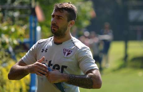 Atacante tem contrato com o São Paulo até janeiro de 2021 e diz ser bem tratado (Érico Leonan/saopaulofc.net) Atacante tem contrato com o São Paulo até janeiro de 2021 e diz ser bem tratado (Érico Leonan/saopaulofc.net)