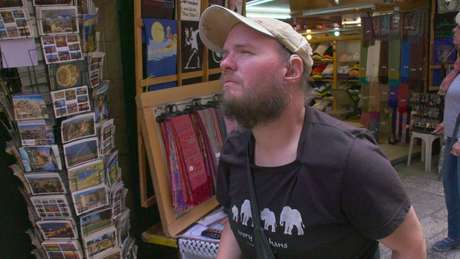 Aos 39 anos, Giles já visitou 124 países