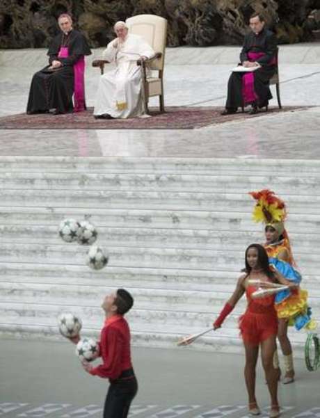 Circo de Cuba faz show a papa Francisco no Vaticano Circo de Cuba faz show a papa Francisco no Vaticano