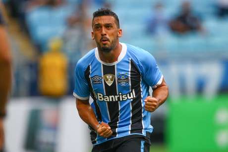 Valorizado por título da Libertadores, Edílson ganhará R$ 500 mil no Cruzeiro