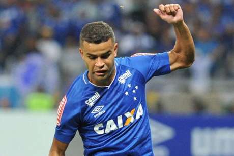 Alisson demonstra empolgação com sua ida para o Grêmio, segundo agente (Foto: Juarez Rodrigues / EM DA Press) Alisson demonstra empolgação com sua ida para o Grêmio, segundo agente (Foto: Juarez Rodrigues / EM DA Press)