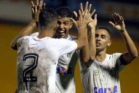 Santos venceu sua segunda partida na Copinha e garantiu vaga na próxima fase da competição (Foto: Pedro Ernesto) Santos venceu sua segunda partida na Copinha e garantiu vaga na próxima fase da competição (Foto: Pedro Ernesto)