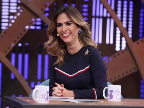Tatá Werneck fez uma cirurgia depois de levar um soco acidental de João Vicente no "Lady Night" Tatá Werneck fez uma cirurgia depois de levar um soco acidental de João Vicente no "Lady Night"