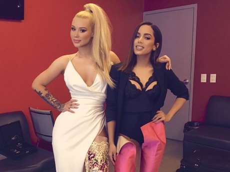 Iggy Azalea critica fãs da Anitta após vazamento de "Switch" Iggy Azalea critica fãs da Anitta após vazamento de "Switch"