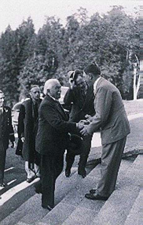 L. George visita Hitler L. George visita Hitler