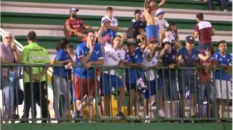 Torcedor do Nacional fez alusão ao acidente aéreo da Chapecoense como forma de provocação (Reprodução)