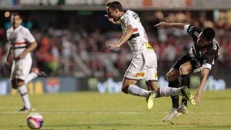 Com pênalti sofrido e convertido por Nenê, São Paulo vence o Bragantino (Foto: Marcello Zambrana/AGIF) Com pênalti sofrido e convertido por Nenê, São Paulo vence o Bragantino (Foto: Marcello Zambrana/AGIF)