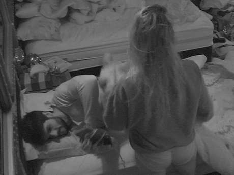 No "BBB18", Lucas e Jéssica continuam se provocando No "BBB18", Lucas e Jéssica continuam se provocando