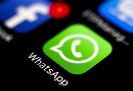 Padre propõe 'jejum' de WhatsApp na Itália Padre propõe 'jejum' de WhatsApp na Itália