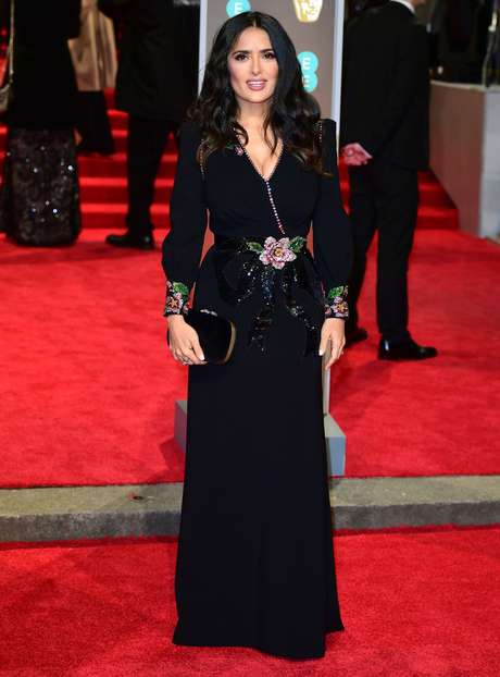 Salma Hayek usou preto. Ela foi uma das atrizes que acusaram o produtor de Hollywood Harvey Weinstein de assédio Salma Hayek usou preto. Ela foi uma das atrizes que acusaram o produtor de Hollywood Harvey Weinstein de assédio