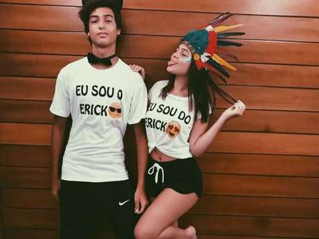 Mel Maia e o namorado, Erick Andreas, são criticados por fantasia de Carnaval Mel Maia e o namorado, Erick Andreas, são criticados por fantasia de Carnaval