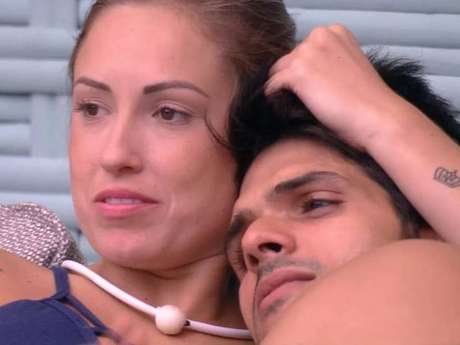 Do "BBB18": mãe de Jessica fala mal de Lucas e diz que não concorda com a relação deles! Do "BBB18": mãe de Jessica fala mal de Lucas e diz que não concorda com a relação deles!