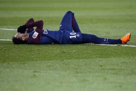 Neymar é operado em Belo Horizonte (Foto: GEOFFROY VAN DER HASSELT / AFP)